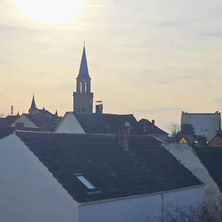 Apartmenthaus - *