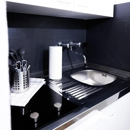 Apartmenthaus - *