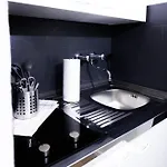 Apartmenthaus - *