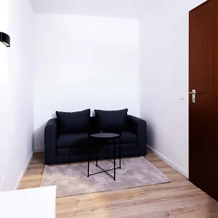 Apartmenthaus - *